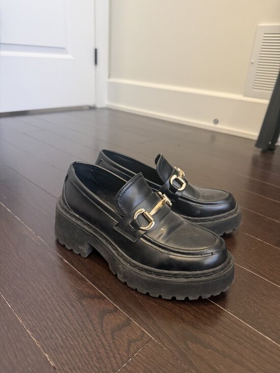 Steve Madden Shoes - Steve Madden Black Chunky Platform Lug Sole Loafers Gold Horsebit Size 6
